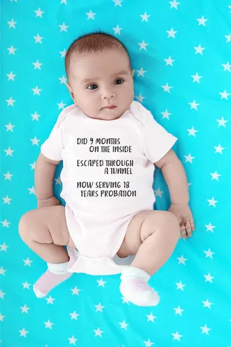 Vista 27 de CBTwear Did 9 Month, Escaped Through a Tunnel, Serving 18 Years Baby Body Unisex Comfy Humor