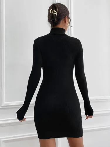 Vista 2 de OYOANGLE Vestido corto ajustado de punto acanalado de manga larga con cuello de tortuga para mujer