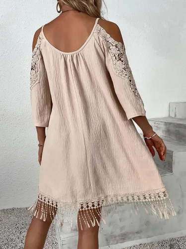 Vista 2 de WDIRARA Vestido corto de encaje con hombros descubiertos y cuello redondo, dobladillo con flecos para mujer