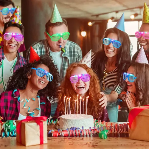 Vista 6 de Hooqict Paquete de 15 lentes iluminados, 5 colores que brillan en la oscuridad, suministros de fiesta para niños y adultos, persianas de los años