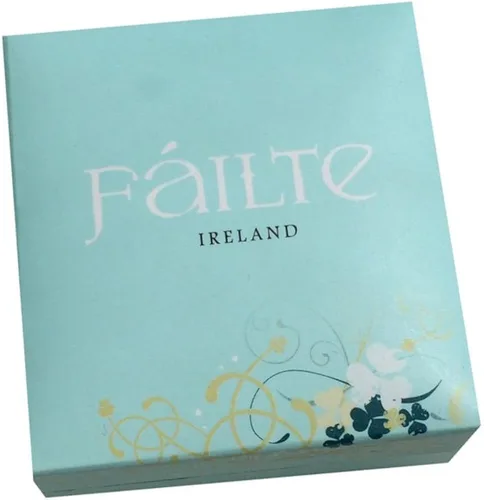 Vista 2 de Failte - Collar de trébol de plata de ley fabricado en Irlanda, plata chapada en argentio