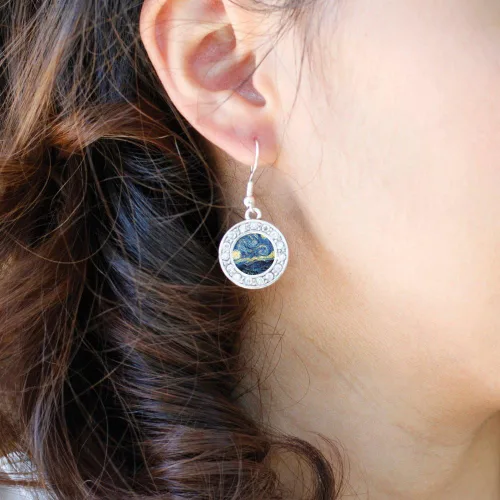 Vista 3 de Inspired Silver - Pendientes colgantes de gancho francés con dije de círculo de plata con joyas de circonita cúbica