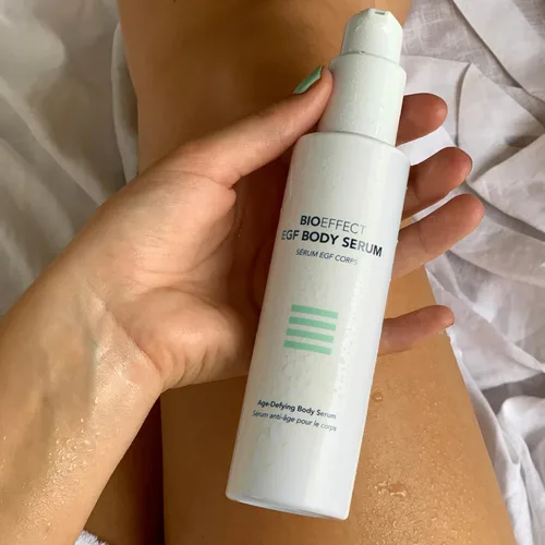 Vista 7 de BIOEFFECT EGF - Suero corporal Factor de crecimiento epidérmico + ácido hialurónico Suero corporal que desafía la edad para una piel
