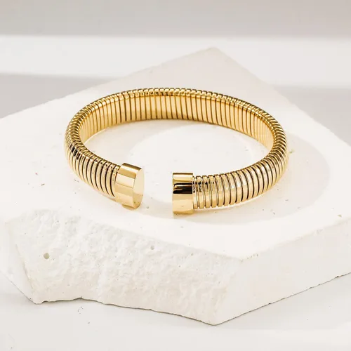 Vista 3 de CIUNOFOR Brazaletes chapados en oro de 14 quilates para mujer, pulsera elástica de espiga en capas de plata, brazalete de cadena de serpiente gruesa