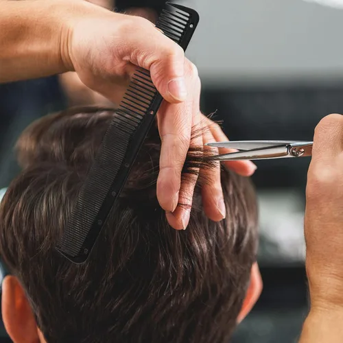 Vista 3 de Leinuosen Peine de corte fino de carbono para peluquería de salón, peine de peluquería resistente al calor (negro)