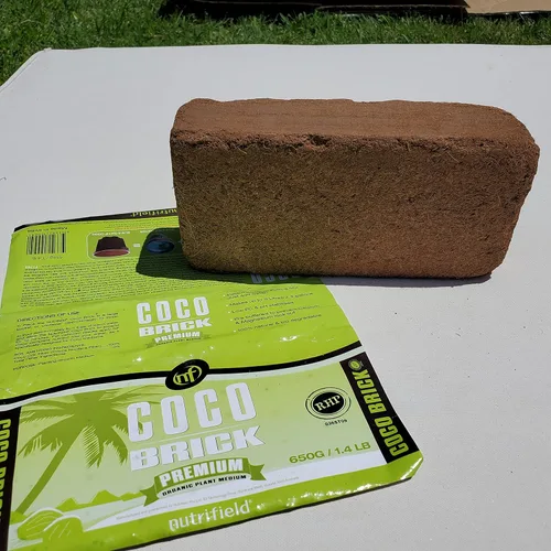 Vista 7 de Bloque Comprimido de Fibra de Coco Orgánico de Coco Coir 650 Gramos de Fibra de Coco Bloque Comprimido de Bajo EC Preamortiguado con Calcio RHP