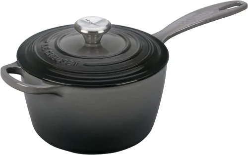 Vista 7 de Le Creuset - Cacerola esmaltada con firma de hierro fundido, 2.25 cuartos de galón, Ostión