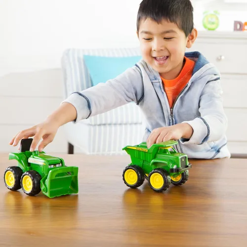 Vista 7 de TOMY - Juego de vehículos John Deere – Incluye camión volquete y tractor de juguete con cargador para caja de arena, juguetes para exteriores