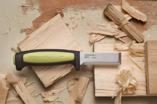 Vista 3 de Morakniv Craftline formón con hoja de acero al carbono, 3.0 pulgadas