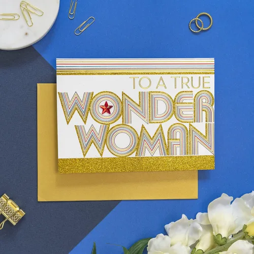 Vista 6 de Papyrus Tarjeta en Blanco Mujer Maravilla para Ella (Verdadera Mujer Maravilla)