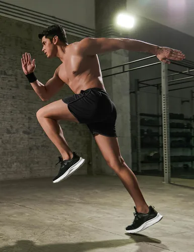 Vista 3 de COOFANDY Pantalones cortos de entrenamiento para hombre de 5 pulgadas, paquete de 2 pantalones cortos deportivos de secado rápido con bolsillos
