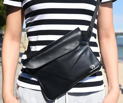 Vista 2 de Freegrace Juego de bolsas impermeables con correa para la cintura/funda para mantener tu teléfono y objetos de valor secos y seguros. Bolsas secas
