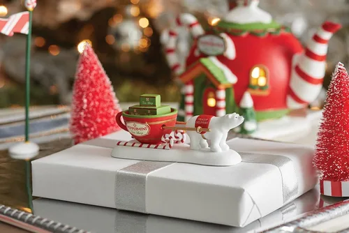 Vista 7 de Department 56 North Pole Village Accessories Teacup Delivery Service Figurine, 1.57 pulgadas, multicolor