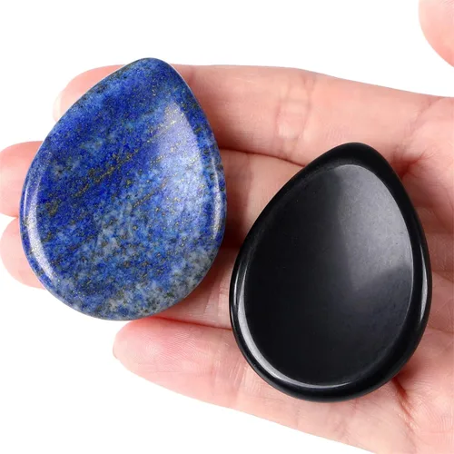 Vista 12 de YATOJUZI Juego de 4 piedras ovaladas para preocupación del pulgar, 7 chakras, amatista, cuarzo rosa, ojo de tigre, piedras naturales talladas a