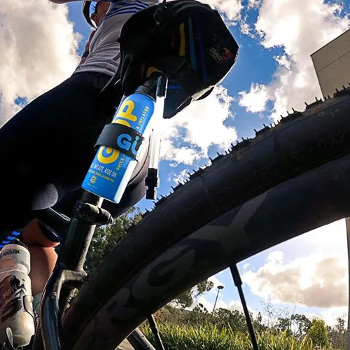 Vista 6 de G U P (GÜP Kwiki) Sellador e inflador de neumáticos de fijación rápida; para bicicleta de montaña, carretera, ciclocross, grava; sella y reparación