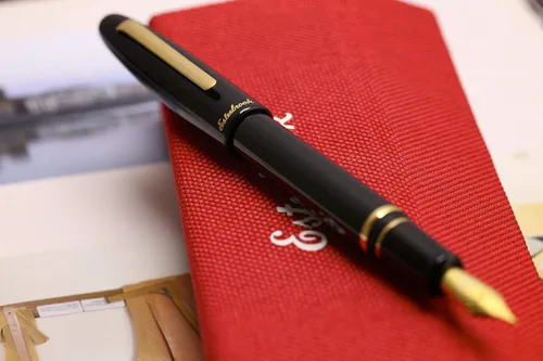 Vista 3 de Esterbrook Pluma Estilográfica Ebony Black With Gold Trim - Punta mediana