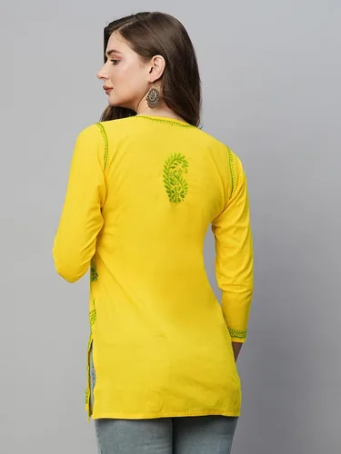 Vista 2 de Ada Blusa de túnica de algodón indio Chikankari bordado a mano para mujer A250295