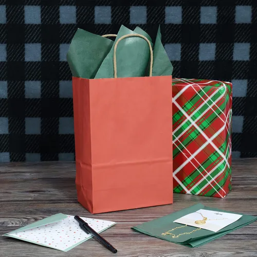 Vista 5 de Prime Line Packaging Bolsas de regalo rojas, bolsas de regalo de papel kraft mini con asas, bolsas de mano para vacaciones, regalos de Navidad