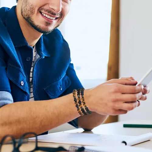 Vista 4 de MengPa - Pulseras de cuentas con cuentas de piedra volcánica mate y roca de lava elástica para hombre y mujer