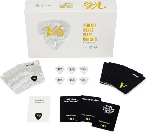 Vista 2 de Hootenanny Games Juegos de cartas musicales de versos para adultos y adolescentes Combina las mejores canciones con pequeños momentos en la noche