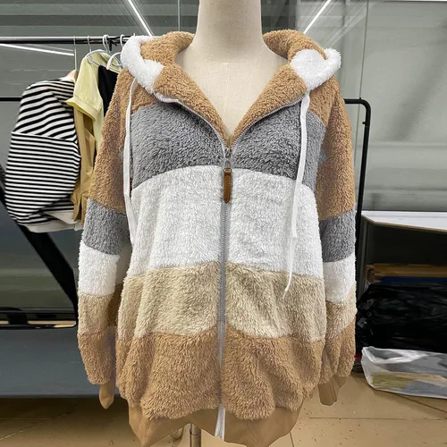 Vista 3 de FQZWONG Abrigos de invierno para mujer, talla grande, forro polar, sherpa, manga larga, chaquetas con capucha, chaquetas casuales cálidas