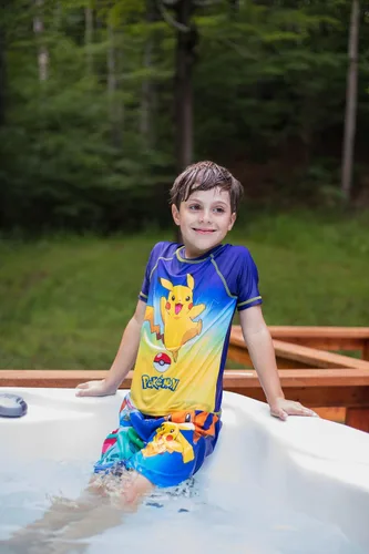 Vista 2 de Pokemon Bulbasaur Charmander Squirtle Pikachu - Conjunto de traje de baño para niños pequeños a grandes, Azul
