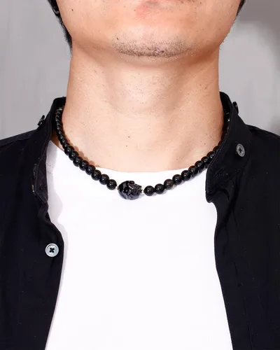 Vista 3 de XHUUU Gargantillas de calavera con cuentas de obsidiana negra, para mujeres y hombres, cristales de piedras preciosas y piedras curativas, collar