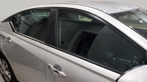 Vista 5 de Revestimiento de vinilo opaco cromado para Nissan Altima 2019-2022 (negro brillante)