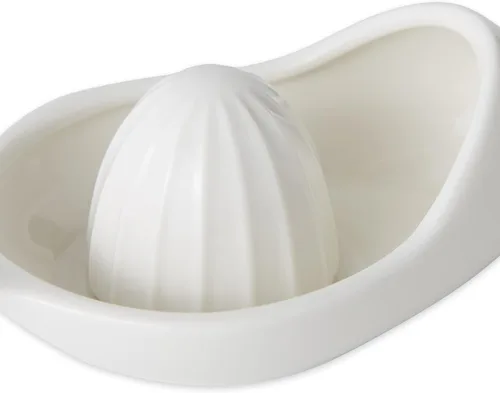 Vista 3 de RSVP Colección internacional de herramientas de cocina de porcelana, exprimidor/manchador de cítricos, color blanco