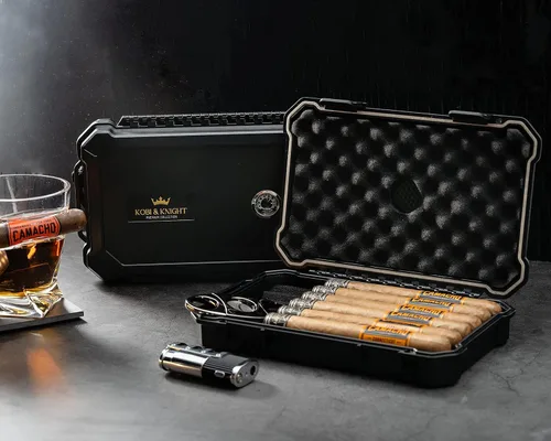 Vista 4 de Kobi & Knight Humidor de cigarros de viaje con higrómetro, estuche para puros de 6 x 8 pulgadas, cigarros portátiles a prueba de agua y polvo, kit