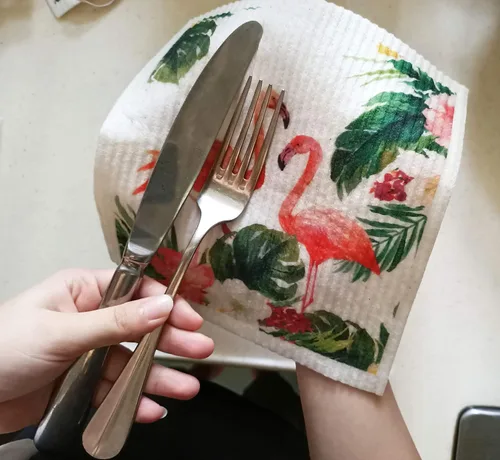 Vista 3 de Juego de 4 paños de cocina suecos reutilizables, absorbentes y de secado rápido, juego de 4 toallitas sin olor (flamenco)