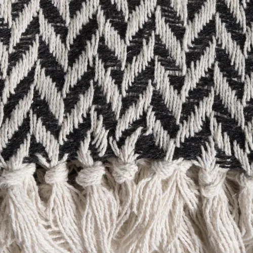 Vista 3 de DII - Manta Moderna Zig Zag de Forro Polar de Algodón Tejido, con Flecos Anudados a Mano de 2.5 Pulgadas, 50 x 60 Pulgadas, Negra Negro