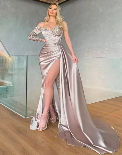 Vista 4 de Vestidos de fiesta de sirena con abertura, largos 2024, de un hombro, satén, lentejuelas, vestidos de noche formales con mangas