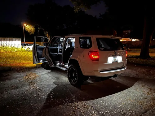 Vista 4 de Luces interiores LED blancas para Toyota 4Runner 2010-2024, 16 piezas, 6000 K, superbrillantes, serie 3014, SMD, mapa, puerta, espejo de tocador