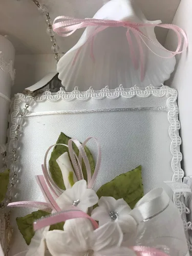 Vista 4 de OOKi - Juego de velas de bautismo con cruz de flores para bautizos con concha - Español (rosa)
