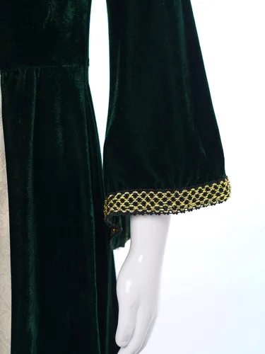 Vista 7 de iiniim Disfraz de princesa medieval para niñas, disfraz de Halloween renacentista, vestido de terciopelo vintage con tocado
