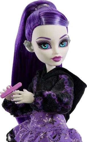 Vista 2 de Monster High Self-Scare Secrets Spectra Vondergeist - Juego de muñecas y accesorios con 13 sorpresas realistas como kit de manicura y tocadiscos