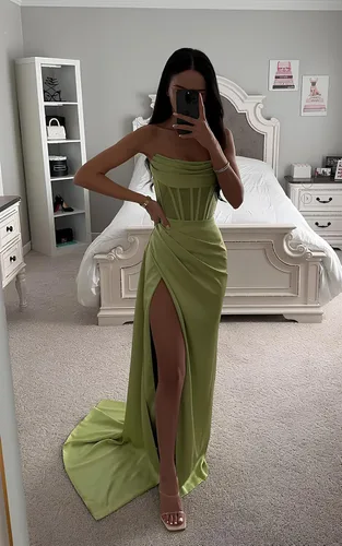 Vista 3 de Vestido de fiesta sin tirantes, largo de seda, de satén, fruncido, vestido de dama de honor, corsé, vestido de fiesta de noche formal con abertura