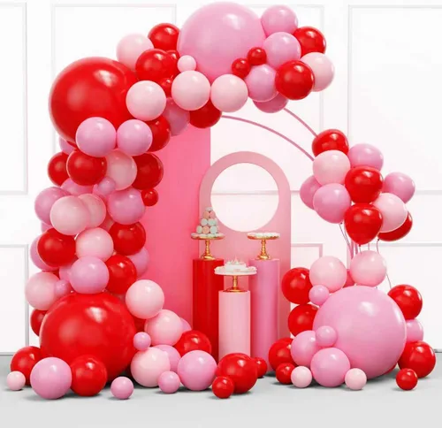 Vista 23 de Kit de arco de guirnalda de globos de color dorado y negro, 134 globos metálicos dorados y negros con diferentes tamaños para graduación