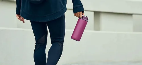 Vista 5 de Kinto 20284 Active Tumbler, 20.3 fl oz (20.3 fl oz), color rosa ceniza