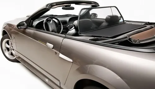 Vista 5 de Love The Drive Deflector de viento convertible Ford Mustang 1994-2004 con barra de luz