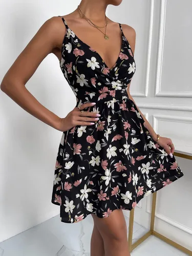 Vista 4 de SheIn Vestido corto de verano para mujer con estampado floral y cinturón