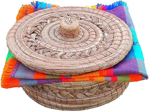 Vista 9 de Auténtica cesta calentadora de tortillas mexicanas - Aguja de pino tejida a mano con tela tejida a mano (borde de metal de 7 pulgadas con tela)