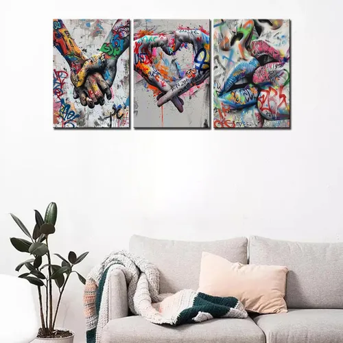 Vista 4 de Banksy Street Art Graffiti Imágenes a mano, pinturas de amor con corazón, arte de beso romántico para sala de estar, regalo, 3 piezas, lienzo