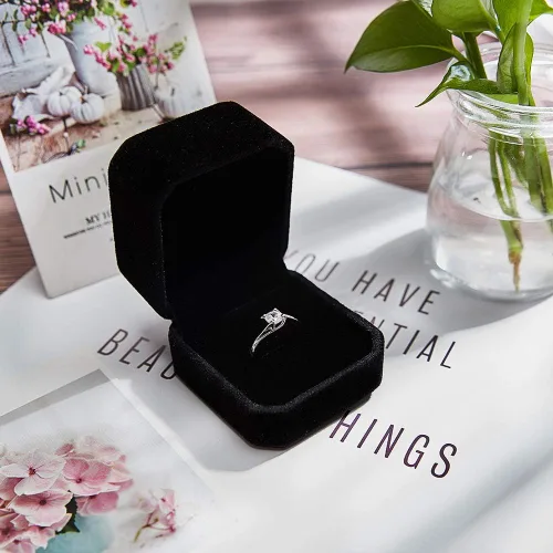 Vista 6 de BENECREAT Paquete de 10 cajas de terciopelo para aretes, caja de terciopelo negro para joyería, caja colgante de 2 x 2 x 1.6 pulgadas para bodas