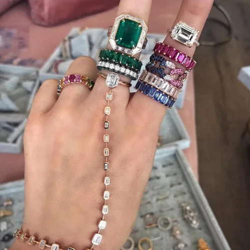 Vista 5 de Caiyao Anillo de boda con circonitas cúbicas cuadradas y pavimentadas de esmeralda verde chapado en oro joyería de baguette rectangular de corte