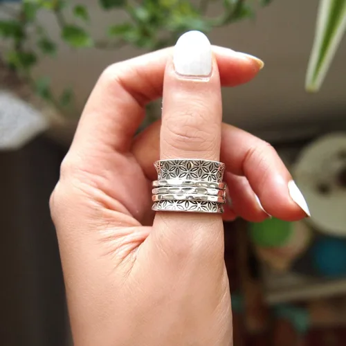 Vista 3 de Boho-Magic Anillo giratorio de plata de ley 925 para mujer flor de la vida Fidget anillos banda