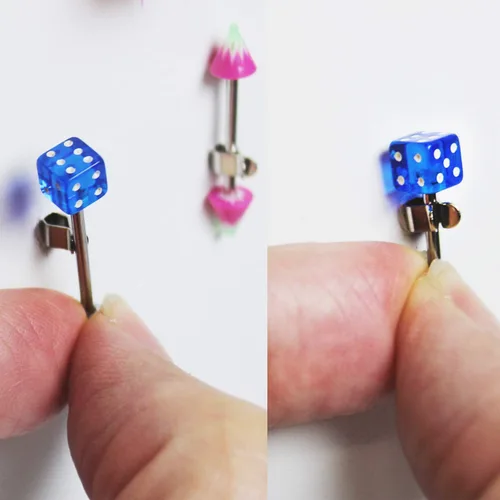 Vista 7 de MOOCA Colgante de 54 clipsjoyería corporal con caballete integrado para anillos de ombligo, anillos de lengua y organizador de barra industrial