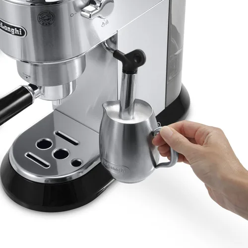 Vista 4 de De'Longhi Dedica EC680M - Máquina de café expreso y caja de golpes