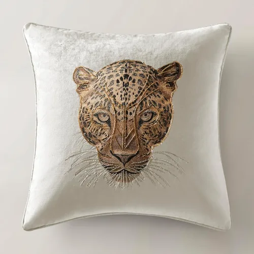 Vista 6 de Z Gallerie Namir - Almohada bordada de leopardo de 22 pulgadas, lujosa manta decorativa de terciopelo negro con funda extraíble e inserto de plumas